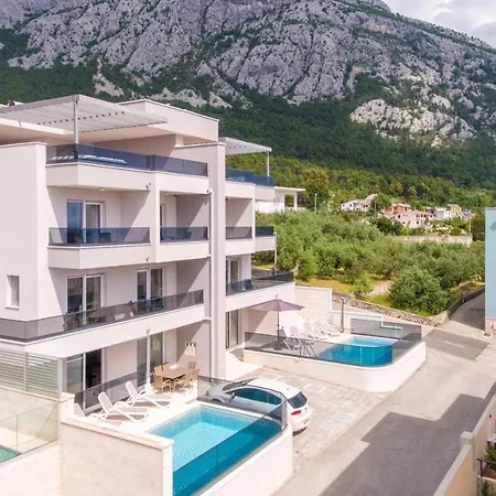 Vila Toni With Pool And Jacuzzi Makarska