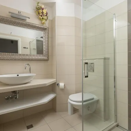 Vila Toni With Pool And Jacuzzi Makarska